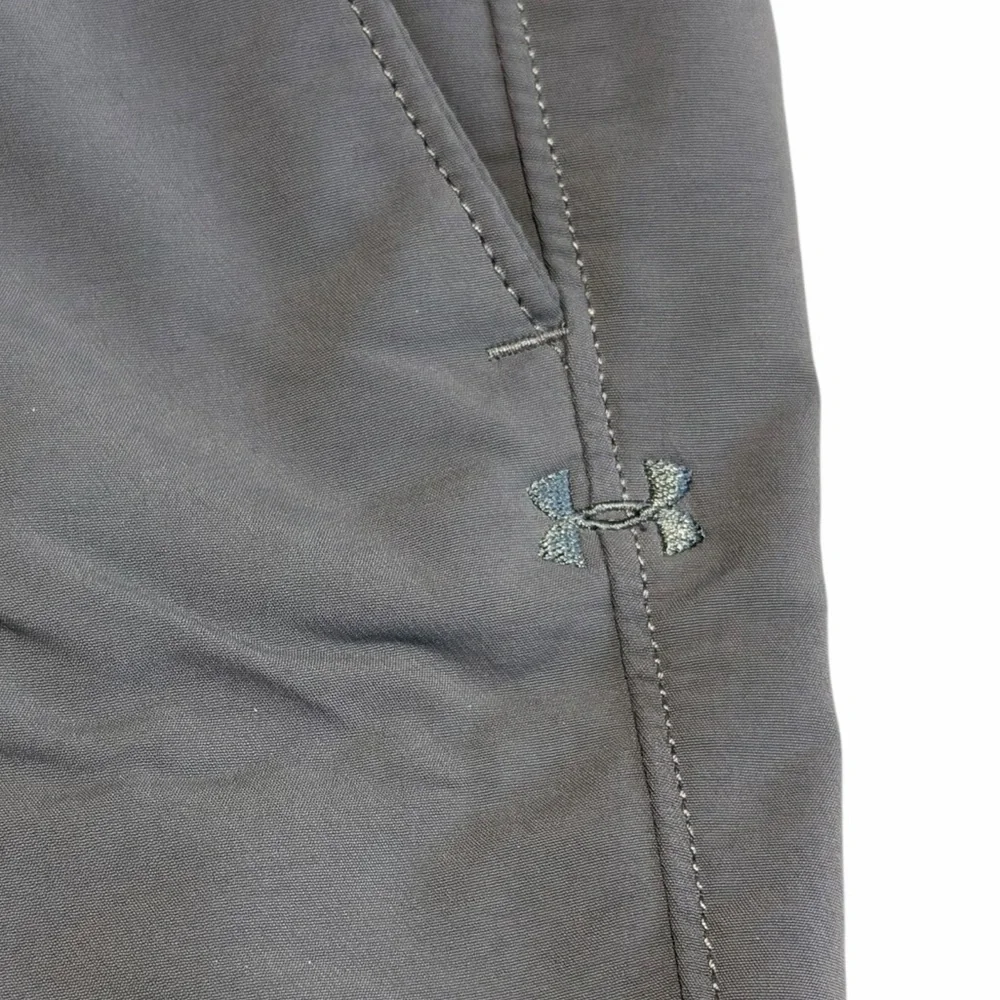 Under Armour HeatGear Gray Loose Athletic  Golf Shorts - Size 40